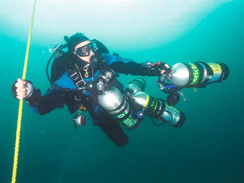 Tec Trimix Gas Blender Diver